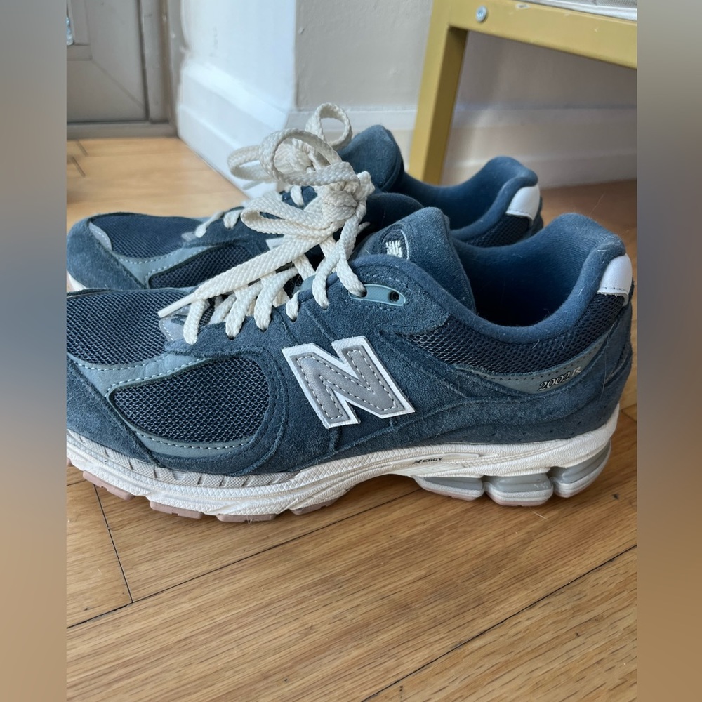 New balance Mens 2002R